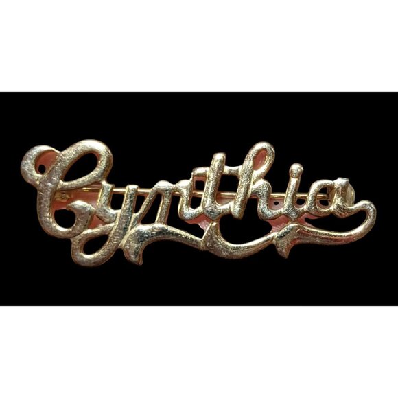 Gold Tone Cursive Lettering Cynthia Brooch - Picture 2 of 6